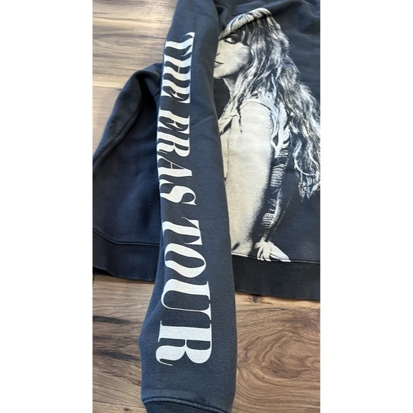 Taylor Swift The Eras Tour Black Hoodie Sweatshirt Medium Official Merch - Picture 8 of 9